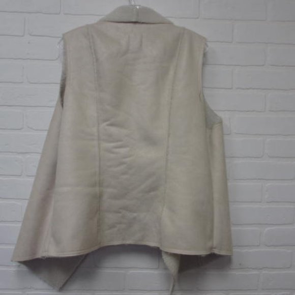 Reitman's Iridescent Ivory Faux Suede Sherpa Lined Raw Edge Vest Size 16 - Picture 6 of 11